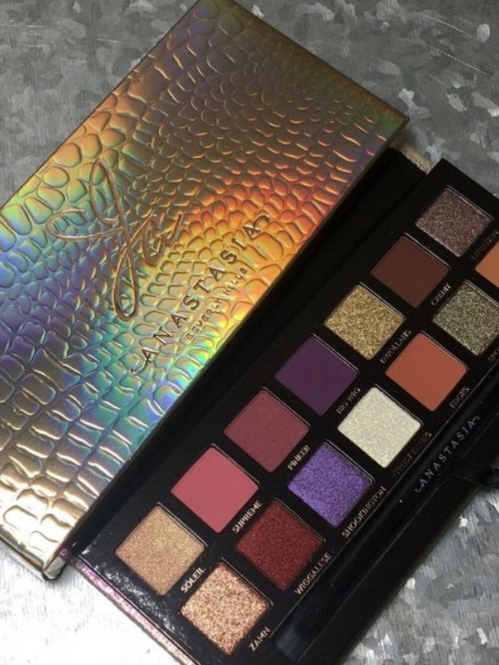 ANASTASIA BEVERLY HILLS (ABH) x JACKI AINA Eyeshadow Palette - 14 shades